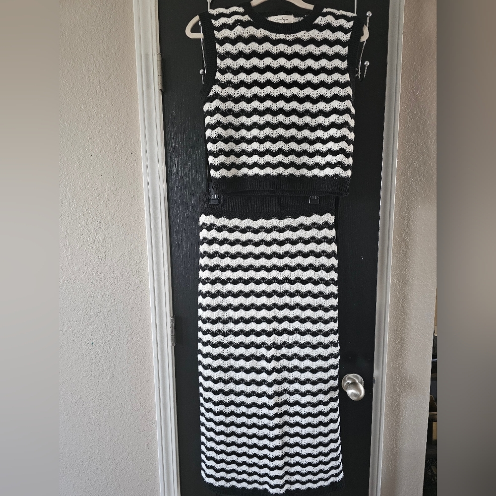 Jessica Simpson Black & White Stripe Crochet Skirt Set
